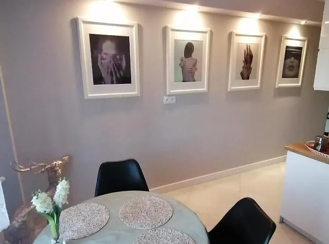 Euro 1 アパート *